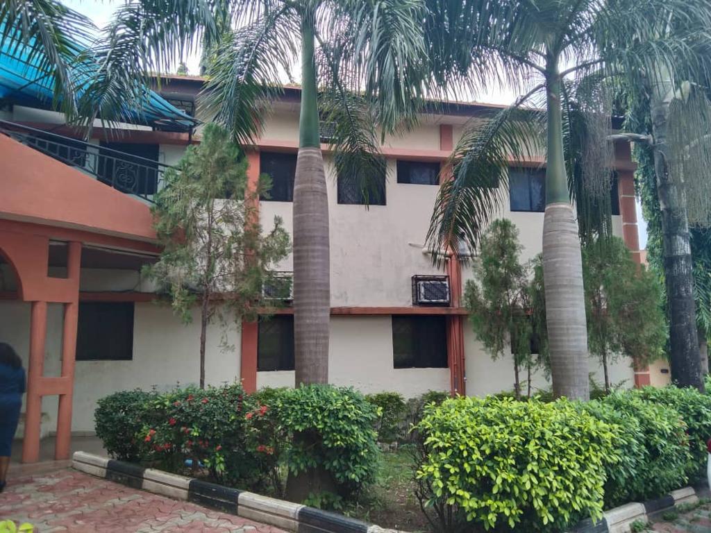  DISTRESS SALE (HOTEL FOR SALE)